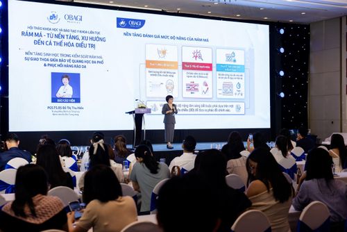 PGS.TS.BS Đỗ Thị Thu Hiền chia sẻ tại hội thảo. Ảnh: Ngân Nguyễn