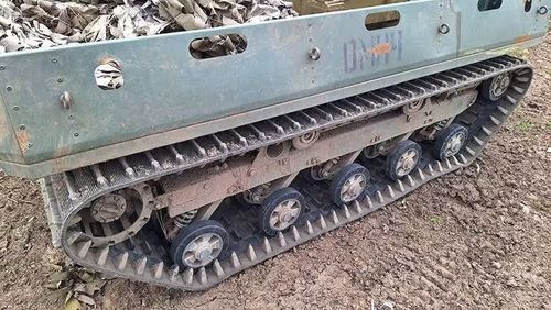Các phiên bản trước của hệ thống robot Omich hiện đang được sử dụng trong khu vực chiến sự. Chúng được dùng để sơ tán người bị thương, vận chuyển đạn dược, thực phẩm và nhiên liệu, và đôi khi cả binh sĩ tấn công.