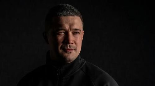 Ông Fedorov, 35 tuổi, là đồng minh lâu năm của Tổng thống Zelensky. Trước khi đứng đầu Bộ Quốc phòng, ông từng giữ chức Bộ trưởng Chuyển đổi số Ukraine.