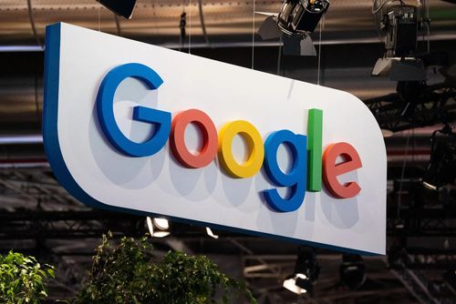  Google đang hạn chế quyền tiếp cận người dùng của các công ty đối thủ. Ảnh: Bloomberg. 