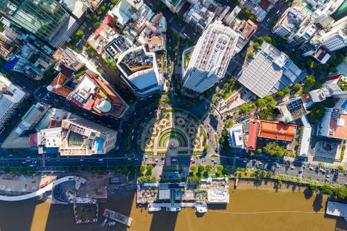 Thành phố cho biết việc điều chỉnh tăng mức đầu tư dự án cầu Cần Giờ được thực hiện trên cơ sở cập nhật giá thị trường, dự báo biến động giá đất trong thời gian triển khai dự án, đồng thời bảo đảm quản lý, sử dụng hiệu quả tài sản công và tránh thất thoát ngân sách. 