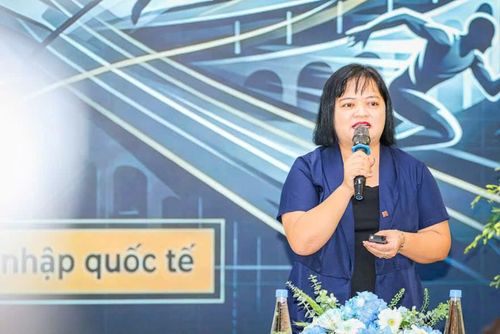 TS. Lê Cẩm Hà mang đến góc nhìn chuyên sâu về kỹ năng xây dựng đề án, kế hoạch đáp ứng yêu cầu hội nhập