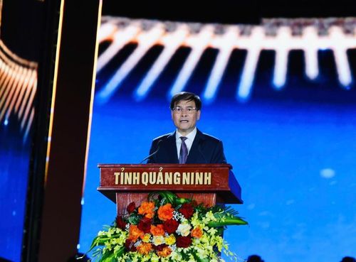Chủ tịch UBND tỉnh Quảng Ninh Bùi Văn Khắng phát biểu - Ảnh: VGP/Thu Giang