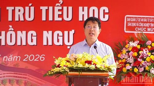 Phó Chủ tịch Ủy ban nhân dân tỉnh Đồng Tháp Huỳnh Minh Tuấn phát biểu tại lễ khởi công.