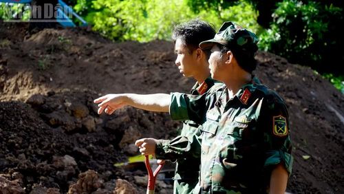 Lực lượng tìm kiếm làm nhiệm vụ tại khu vực mới.