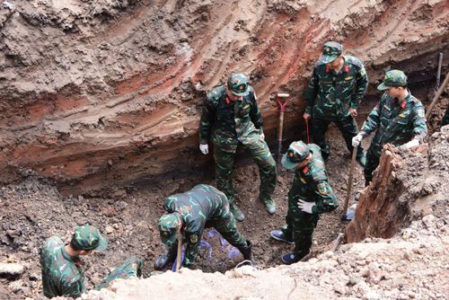 Các lực lượng khẩn trương thực hiện nhiệm vụ tìm kiếm, quy tập hài cốt liệt sĩ 
