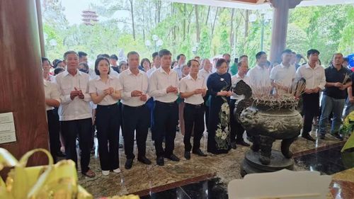 Theo Ban Quản lý Khu di tích Ngã ba Đồng Lộc, từ đầu tháng 7, mỗi ngày có khoảng 4.000 lượt du khách, cao điểm có 7.000 lượt người về dâng hương, tri ân các anh hùng liệt sĩ.