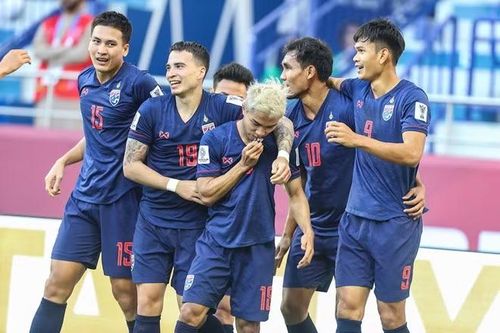 Cụ thể, tuyển Thái Lan có giá trị đội hình 5,48 triệu euro, đứng thứ ba, trong khi Indonesia dẫn đầu với 19,65 triệu euro nhờ sở hữu nhiều cầu thủ nhập tịch đang thi đấu tại châu Âu.