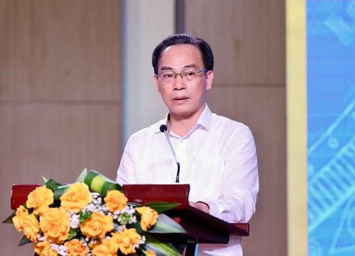 Bộ trưởng nhấn mạnh những vấn đề trọng tâm cần quyết tâm thực hiện trong năm học mới.