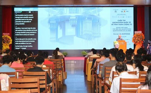 Khai mạc Cuộc thi Hackathon quốc tế về tính toán lượng tử. Ảnh: Ngọc Minh.