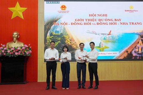 Việc mở đường bay Đồng Hới-Nha Trang mới đây nhằm kết nối phát triển văn hóa, du lịch giữa Quảng Trị và Khánh Hòa.