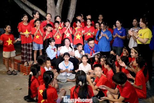 Anh Hồ Phúc Hải - Phó Bí thư Thường trực Tỉnh Đoàn Nghệ An cho biết, Cuộc vận động "Mỗi thanh thiếu nhi biết ít nhất một làn điệu dân ca ví, giặm" đã được Ban Thường vụ Tỉnh Đoàn triển khai sâu rộng đến các cấp bộ Đoàn, Hội, Đội trên địa bàn tỉnh. Từ cuộc vận động này, nhiều mô hình sáng tạo đã được hình thành như: thành lập câu lạc bộ dân ca, mở lớp truyền dạy, đưa ví, giặm vào sinh hoạt Đoàn, Đội, sinh hoạt hè, tổ chức giao lưu với các nghệ nhân... Qua đó, di sản được đưa đến gần hơn với thanh thiếu nhi bằng những hình thức sinh động, hấp dẫn.