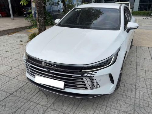 BYD Seal 5 bán tại Việt Nam từ tháng 10/2025. Ảnh: Đại lý