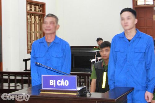 Hai bị cáo Lò Văn Hương và Tạ Văn Duyên tại phiên tòa sơ thẩm.