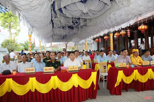 Lễ giỗ có sự tham dự của đông đảo bà con nhân dân trên địa bàn.