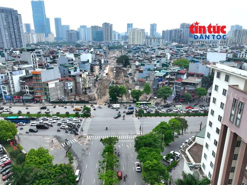 Ghi nhận vào cuối tháng 7/2026, hoạt động thi công diễn ra chủ yếu tại khu vực tiếp giáp đường Trần Duy Hưng.