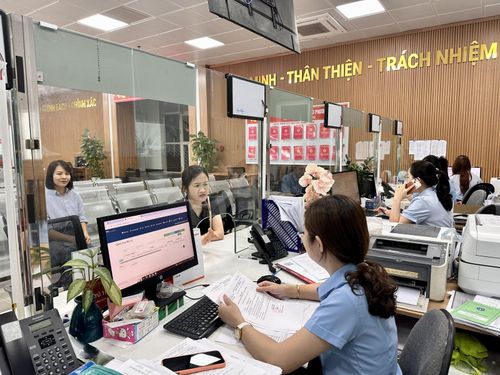 Giải quyết thủ tục hành chính bảo hiểm xã hội tại Quảng Ninh.