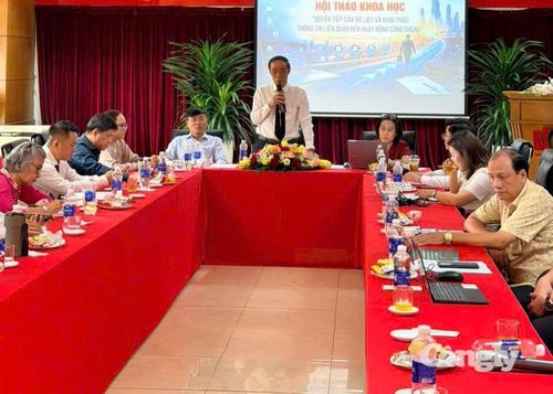 Hội thảo do ông Nguyễn Trường Thiệp - Phó Giám đốc Học viện Tư pháp; bà Nguyễn Thúy Hồng - Trưởng Khoa Công chứng viên và các chức danh khác cùng ông Nguyễn Cảnh Tuyến - Trưởng Cơ sở Học viện Tư pháp tại TP.HCM đồng chủ trì.