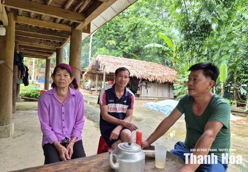 Bà Lò Thị Bun kể về những ngày đầu đặt chân đến vùng đất mới.