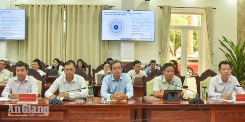 Đại biểu tham dự hội nghị.