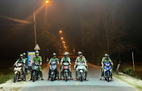 Công an phường Bàn Thạch phối hợp với các đơn vị triển khai mô hình dân vận khéo "Tổ tự quản 5 trong 1" gìn giữ an ninh trật tự tại địa phương. Ảnh: Địa phương cung cấp