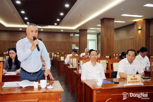 Phó Giám đốc Ngân hàng Nhà nước chi nhánh khu vực 2 Nguyễn Đức Lệnh phát biểu tại hội nghị. Ảnh: Hải Quân