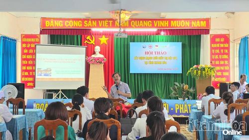 Các đại biểu được chia sẻ về việc xây dựng và phát triển mạng lưới cấp cứu đột quỵ ngoại viện.