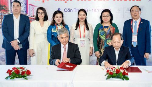 BVĐK tỉnh Lâm Đồng và Bệnh viện Đa khoa Quốc tế S.I.S Cần Thơ ký kết Biên bản ghi nhớ hợp tác