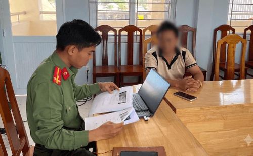 Công an xã Sơn Mỹ làm việc với các trường hợp vi phạm