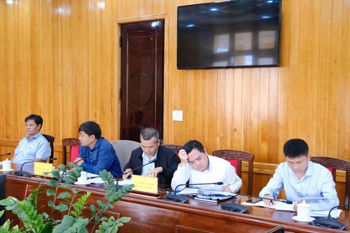 Đại diện lãnh đạo các sở, ngành, đơn vị tham dự buổi làm việc