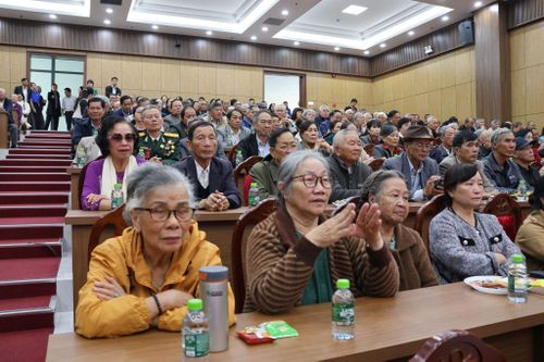 Đại diện các gia đình chính sách phường Lâm Viên - Đà Lạt tham dự buổi gặp mặt tri ân nhân dịp Kỷ niệm 79 năm Ngày Thương binh - Liệt sĩ 27/7