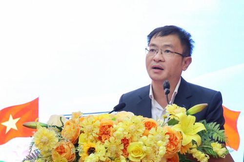 Bí thư Đảng ủy, Chủ tịch HĐND phường Lâm Viên - Đà Lạt Đặng Quang Tú phát biểu tri ân, biểu dương các gia đình chính sách trên địa bàn phường
