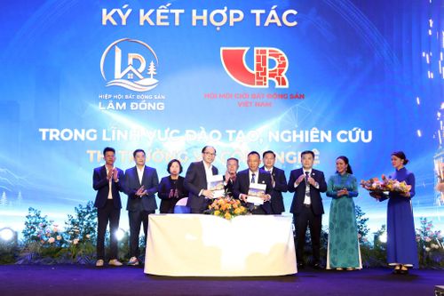 Hiệp hội Bất động sản tỉnh Lâm Đồng ký kết hợp tác với Hội Môi giới Bất động sản Việt Nam và Hiệp hội Bất động sản Đắk Lắk, mở ra cơ hội phối hợp trong nghiên cứu thị trường