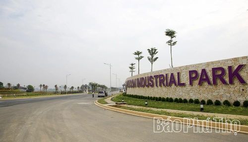 Khu Công nghiệp Phú Sơn, xã Lương Sơn hoàn thiện đầu tư hạ tầng, bước đầu đã ký hợp đồng hợp tác đầu tư với các doanh nghiệp trên diện tích khoảng 25ha, góp phần tăng thu NSNN.
