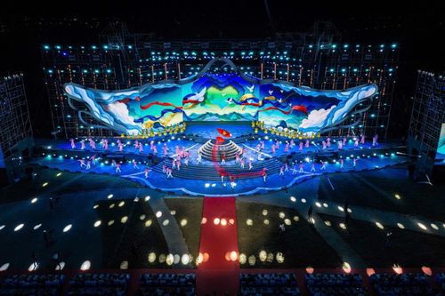 Chương trình nghệ thuật tại lễ khai mạc “Lễ hội vì hòa bình” năm 2026 - Ảnh: N.L