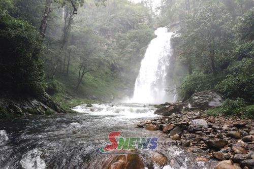 Thác nước Không Tên tại bản Xím Vàng, xã Xím Vàng.