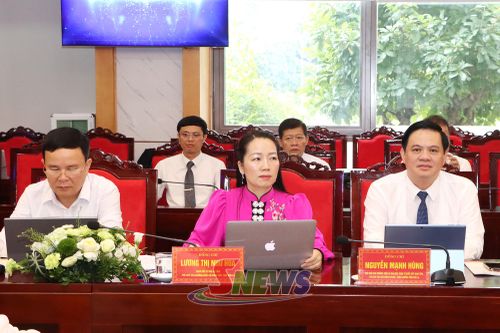 Các đại biểu dự hội nghị.