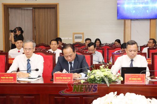 Các đại biểu dự hội nghị.