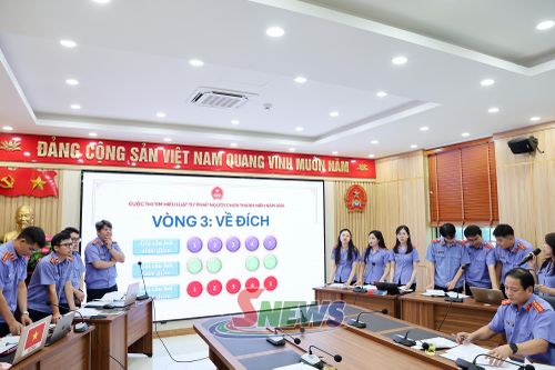 Các đội thi tham gia phần thi về đích.