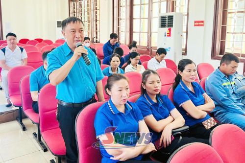 Đoàn viên phát biểu, phản ánh tâm tư, nguyện vọng tại diễn đàn.
