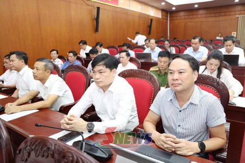 Các đại biểu dự hội nghị.