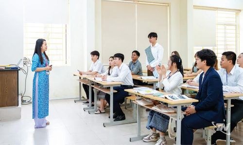 Một tiết học tiếng Việt của lưu học sinh Lào tại Trường Đại học Sư phạm Thái Nguyên.