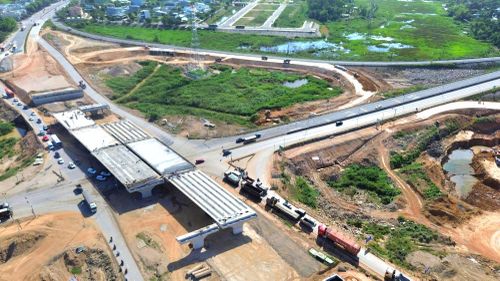 Cụ thể, trên tuyến QL14B sẽ xây dựng cầu vượt đảm bảo quy mô từ 4-6 làn xe cơ giới cùng các làn hỗn hợp.