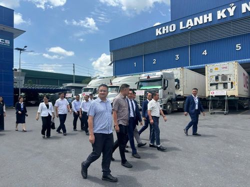 Đoàn công tác Bộ Nông nghiệp và Môi trường cùng các thành viên COTAB tham quan hệ thống kho lạnh tại Công ty Cổ phần Kho lạnh Kỷ Nguyên Mới (NECS).