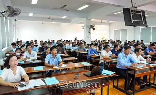 Các học viên tham gia lớp tập huấn.