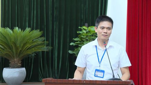 Chủ tịch UBND xã Phúc Thịnh Nguyễn Văn Bằng phát biểu tại hội nghị. Ảnh: Thanh Hà