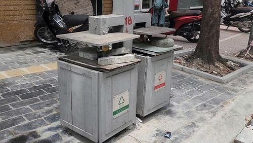 Thùng rác này đã bị bịt kín. Ảnh: VA.