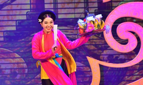 Thanh Huyền trong vai Thị Mầu mang đến hình tượng cô gái lẳng lơ, hồn nhiên, tinh nghịch qua trích đoạn "Thị Mầu lên chùa" - một trong những nhân vật kinh điển của sân khấu chèo Việt Nam.