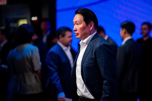 Chủ tịch Tập đoàn SK Chey Tae Won. Ảnh: Reuters.
