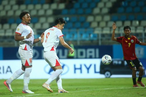 Ba pha lập công ở các phút 31, 43 và 65 giúp Đình Bắc có màn ra mắt ASEAN Cup trong mơ, đồng thời đưa anh vào lịch sử bóng đá Việt Nam. Chân sút của CLB Công an Hà Nội trở thành cầu thủ thứ 3 của tuyển Việt Nam lập hat-trick tại sân chơi số một Đông Nam Á, sau hai đàn anh Lê Công Vinh và Phan Thanh Bình.